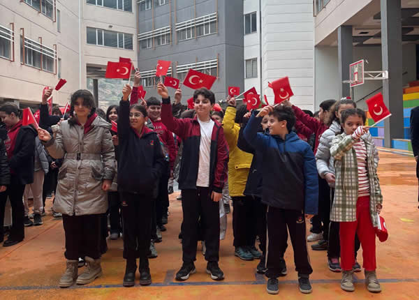 İlk Dersimiz: Bayrak Sevgisi