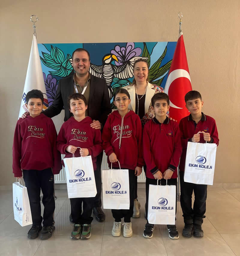 Mbot2 müsabakasına katılım sağlayan ve en küçük yaş grubu olmalarına rağmen ilk 3 e giren öğrencilerimiz